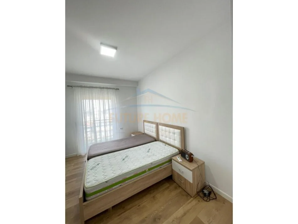 Tirane, jepet me qera apartament 2+1+Ballkon Kati 2, 90 m² 700 € (Quartum Residence)