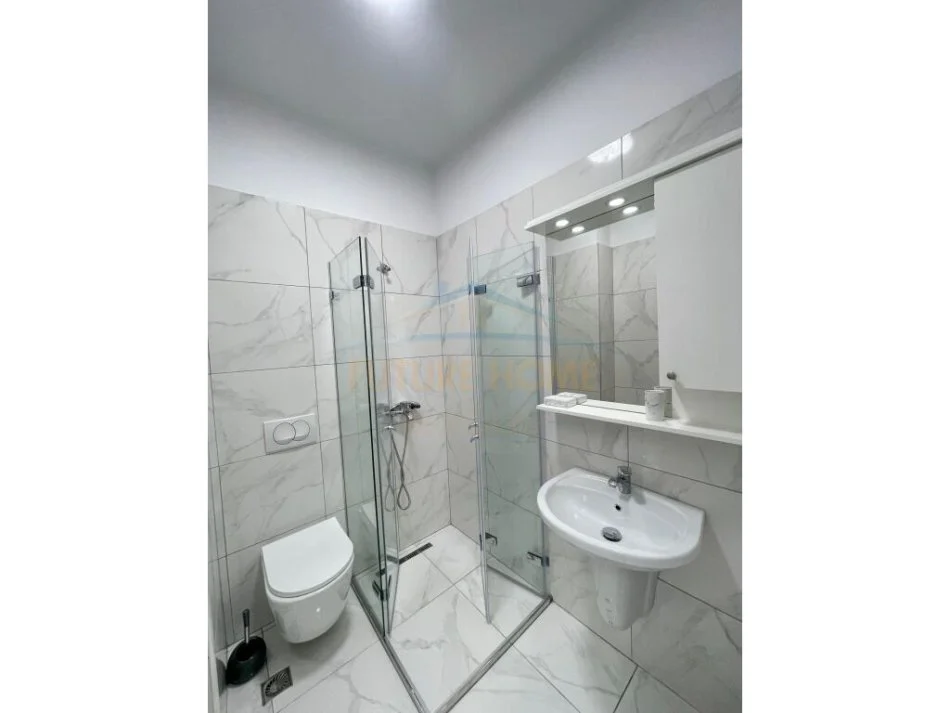 Tirane, jepet me qera apartament 2+1+Ballkon Kati 2, 90 m² 700 € (Quartum Residence)