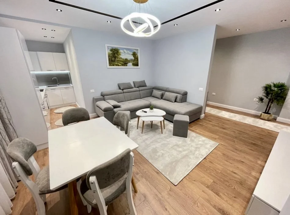 📣 QERA SUPER Apartament 2+1 📍 Prane Kompleksit Magnet (Kontakti) 🛣️ Rruga "Frosina Plaku" ✨