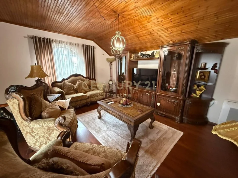 Tirane, jepet me qera Vile 2 Katshe Kati 2, 160 m² 1.500 € 