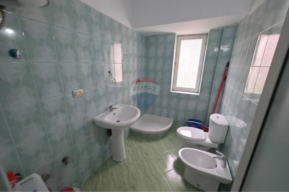 Tirane, shitet 2+1+Ballkon Kati 3, 79 m² 132.000 € 