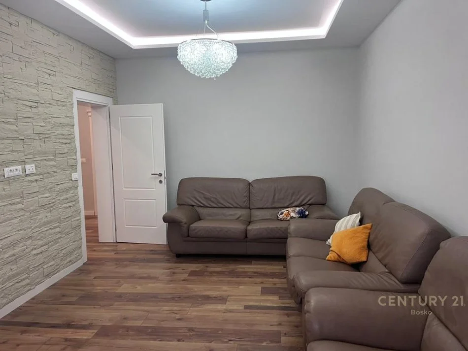 Tirane, jepet me qera apartament 1+1+Aneks+Ballkon Kati 4, 56 m² 600 € 
