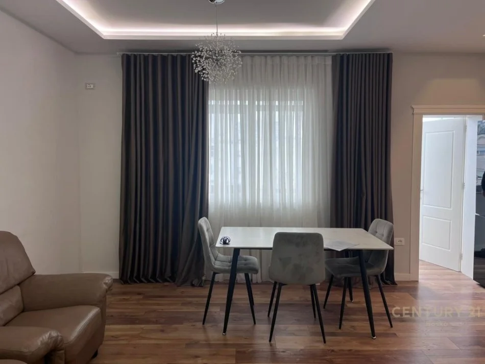 Tirane, jepet me qera apartament 1+1+Aneks+Ballkon Kati 4, 56 m² 600 € 