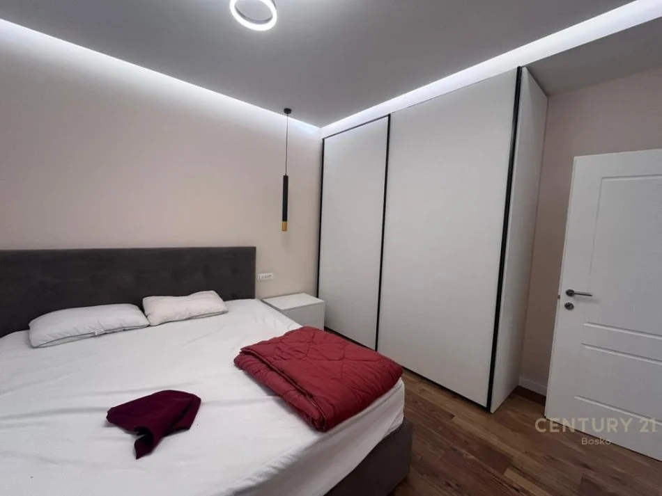 Tirane, jepet me qera apartament 1+1+Aneks+Ballkon Kati 4, 56 m² 600 € 