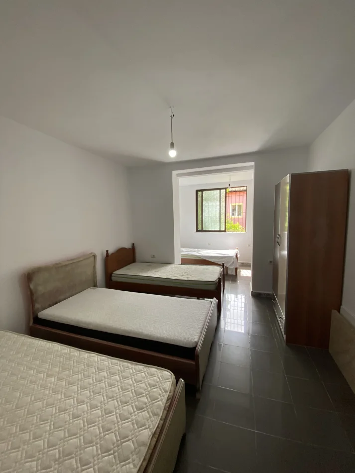Tirane, shitet apartament 2+1+Aneks Kati 0, 70 m² 140.000 € (Coloseu)