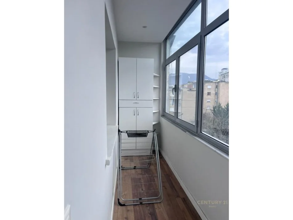 Tirane, jepet me qera apartament 1+1+Aneks+Ballkon Kati 4, 56 m² 600 € 