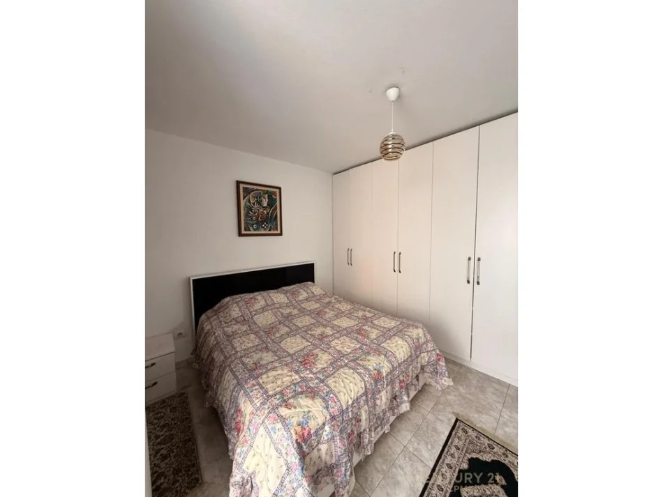 Tirane, jepet me qera apartament 1+1 Kati 6, 70 m² 600 € (Komuna e Parisit)