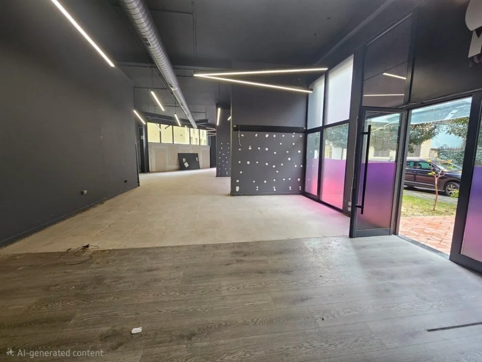 Tirane, jepet me qera ambjent biznesi Kati 0, 215 m² 3.000 € 