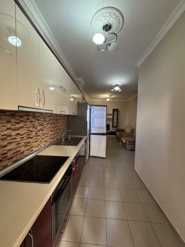 Tirane, jepet me qera apartament 2+1+Ballkon Kati 5, 95 m² 400 € (Astir)