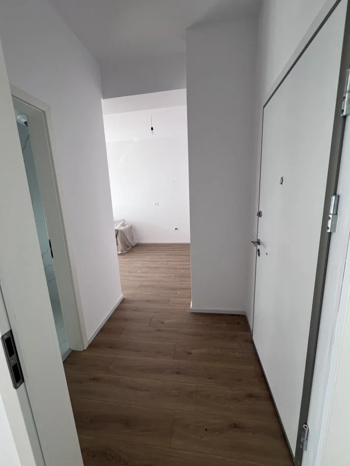 Tirane, jepet me qera apartament 1+1+Ballkon Kati 5, 52 m² 400 € (Ali Demi)