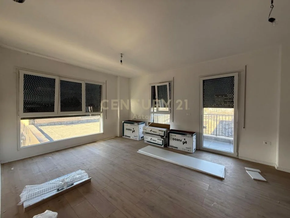 Tirane, jepet me qera apartament 2+1 Kati 1, 100 m² 640 € (Don Bosko)