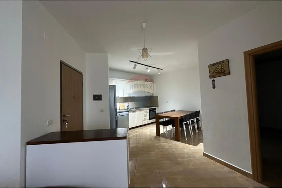 Tirane, shitet apartament 2+1+Ballkon , 84 m² (Astir)