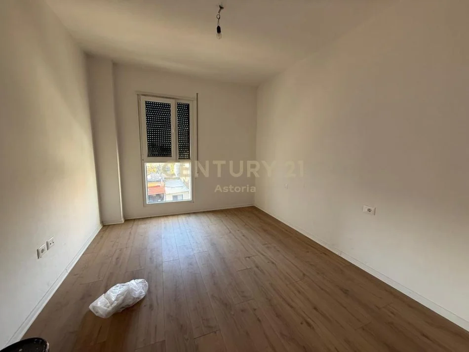 Tirane, jepet me qera apartament 2+1 Kati 1, 100 m² 640 € (Don Bosko)