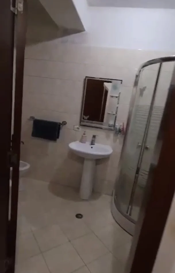 Tirane, shitet apartament 1+1 Kati 6, 70 m² 100.000 € (Prane Vila L)