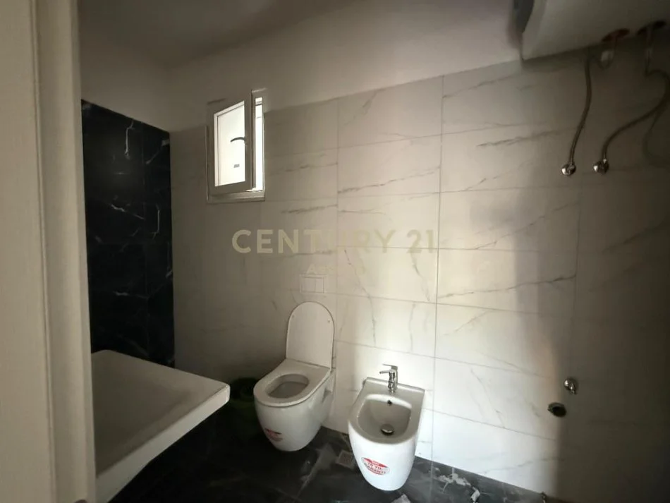 Tirane, jepet me qera apartament 2+1 Kati 1, 100 m² 640 € (Don Bosko)