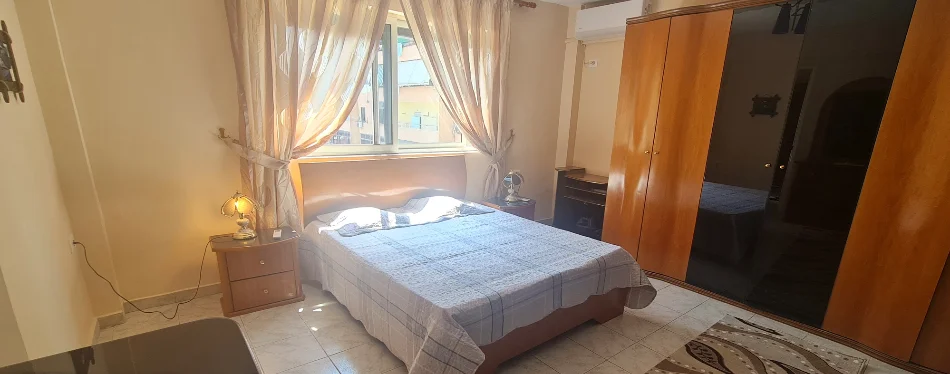 Tirane, jepet me qera apartament 2+1+Ballkon Kati 2, 100 m² 500 € (Rr Dritan Hoxha, prane ZKM)
