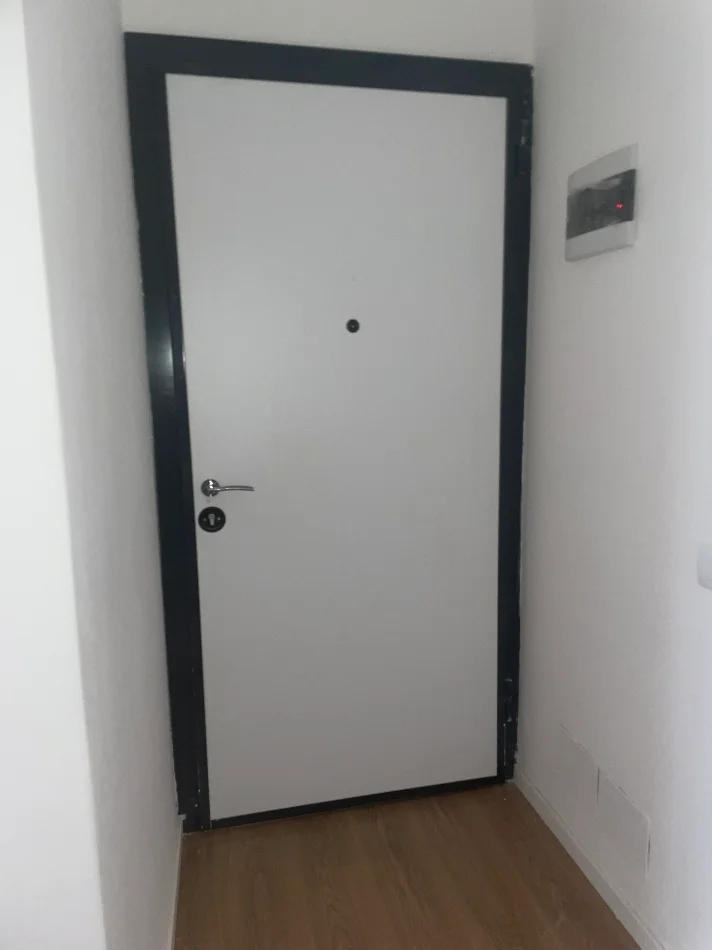 Tirane, jap me qera apartament 1+1 Kati 3, 90 m² 450 € (Selite)