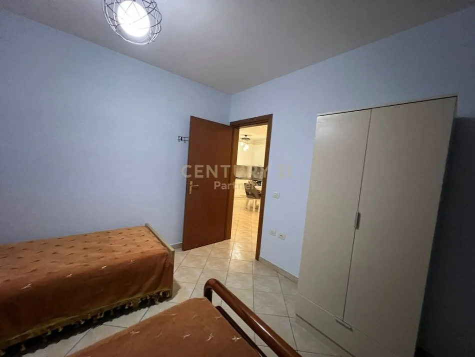 Tirane, jepet me qera apartament 2+1+Ballkon Kati 6, 114 m² 800 € (Ish Parku)