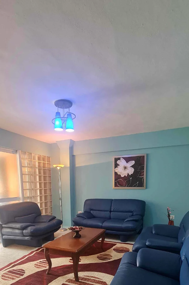 Tirane, jepet me qera apartament 2+1+Ballkon Kati 2, 100 m² 500 € (Rr Dritan Hoxha, prane ZKM)