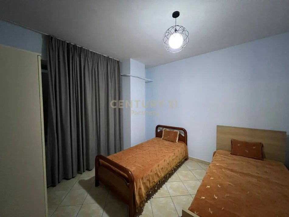 Tirane, jepet me qera apartament 2+1+Ballkon Kati 6, 114 m² 800 € (Ish Parku)