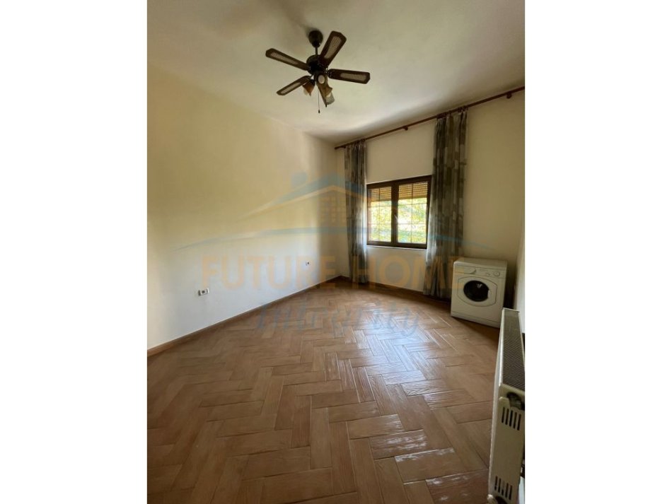 Tirane, jepet me qera apartament Dublex Kati 3, 116 m² 1.000 € (Blloku)