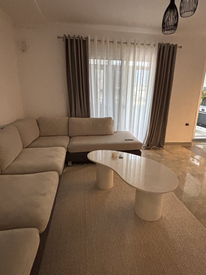 jepet me qera nga Pronari, pa-komision apartament 2+1+Ballkon Kati 3, 80 m² 750 € (Rruga Idriz Dollaku, prane BKT)