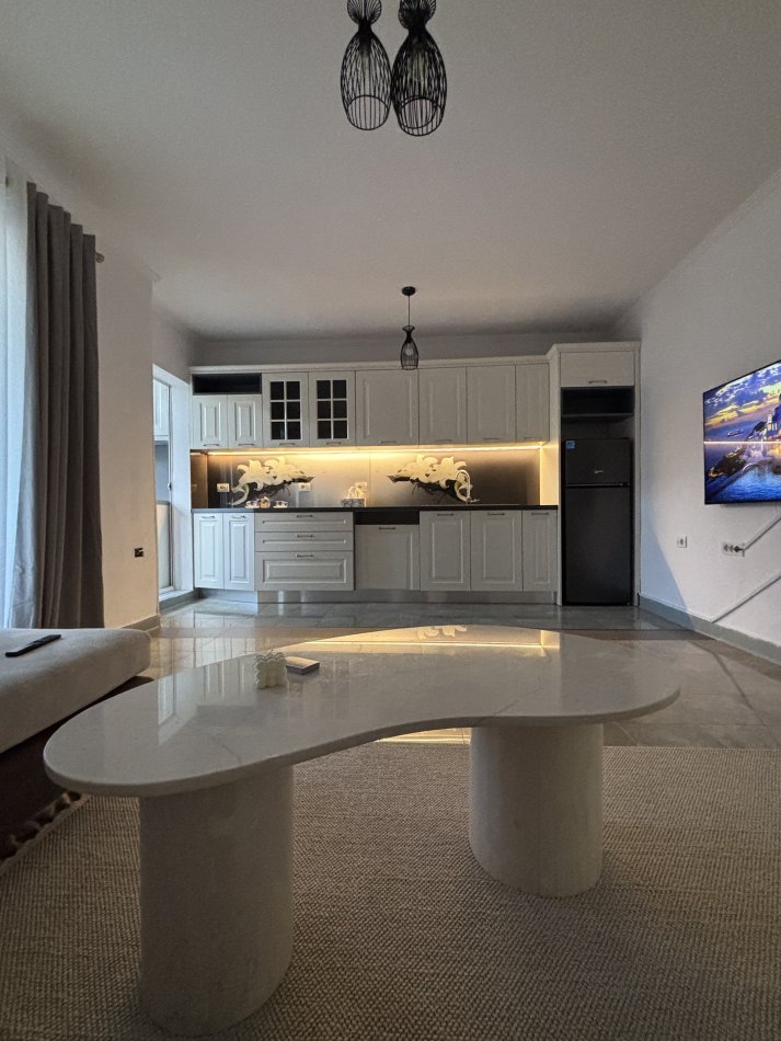 jepet me qera nga Pronari, pa-komision apartament 2+1+Ballkon Kati 3, 80 m² 750 € (Rruga Idriz Dollaku, prane BKT)