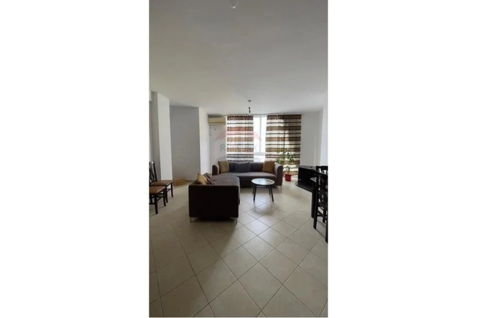 Tirane, jepet me qera apartament 2+1 , 80 m² 450 € (Don bosko)