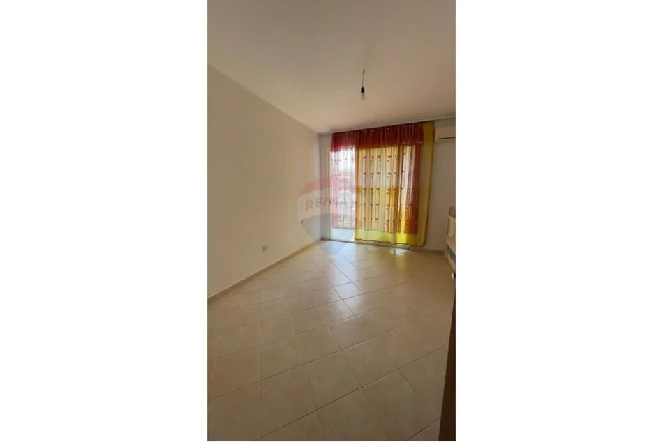Tirane, jepet me qera apartament 2+1 , 80 m² 450 € (Don bosko)