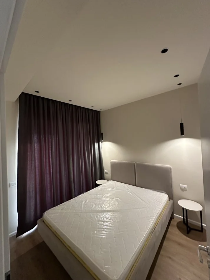 Jepet me qera apartament modern 1+1, kati 7-te me ashensor, NË REZIDENCEN KAIMI, TIRANË