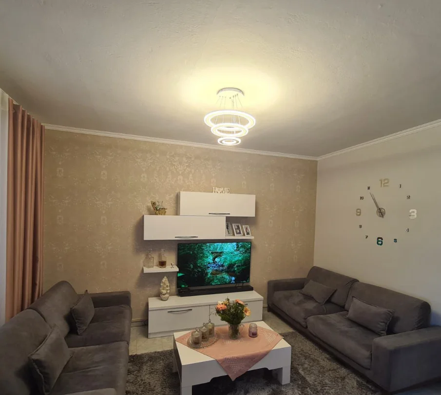 Tirane, jepet me qera 1+1+Ballkon Kati 5, 70 m² 550 € 