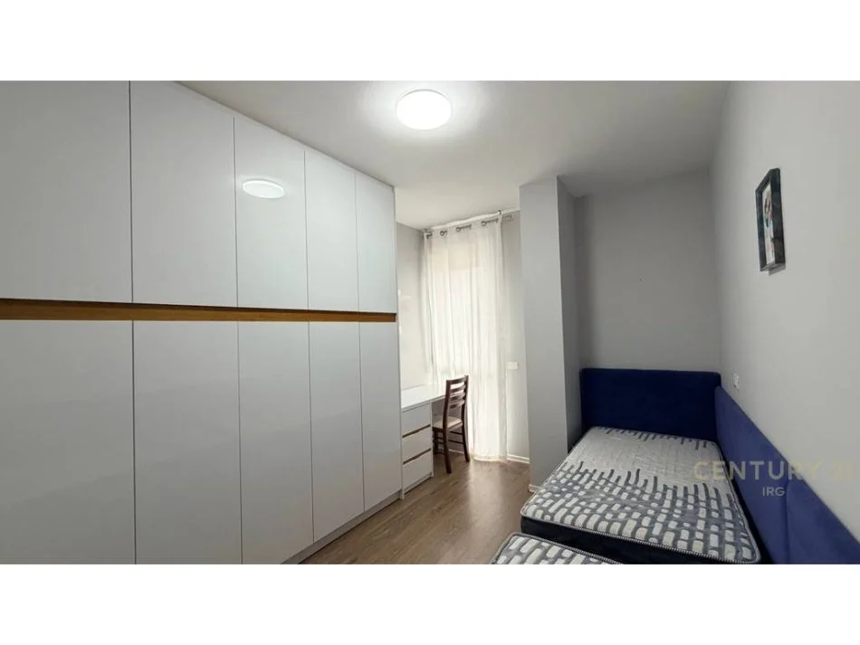Tirane, jepet me qera apartament 2+1+Aneks+Ballkon Kati 6, 90 m² 800 € (Fiori Di Bosko)