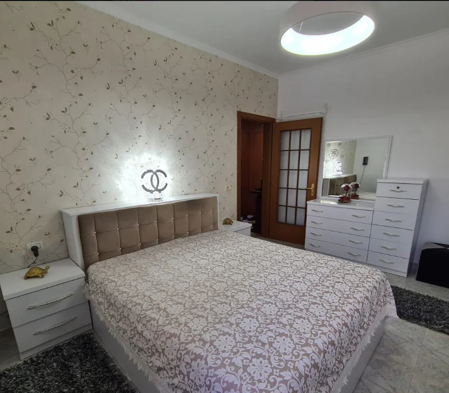 Tirane, jepet me qera 1+1+Ballkon Kati 5, 70 m² 550 € 