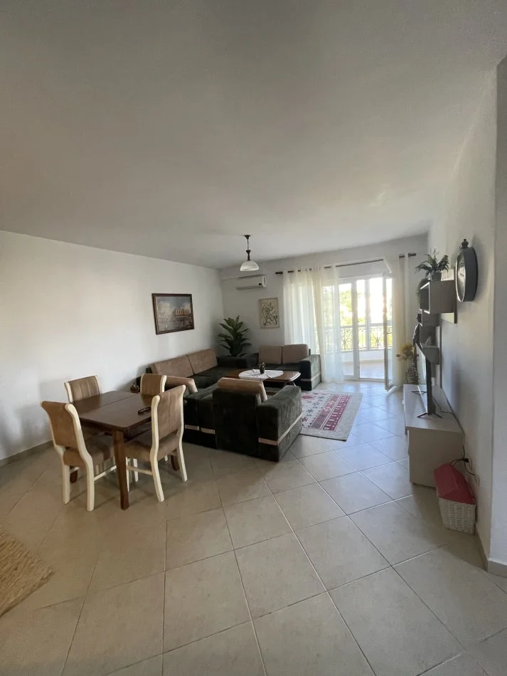 Tirane, jepet me qera 2+1 Kati 6, 95 m² 750 € 