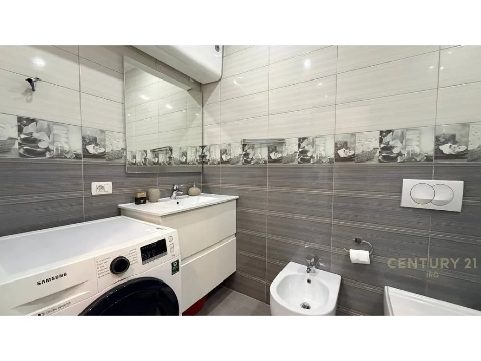 Tirane, jepet me qera apartament 2+1+Aneks+Ballkon Kati 6, 90 m² 800 € (Fiori Di Bosko)