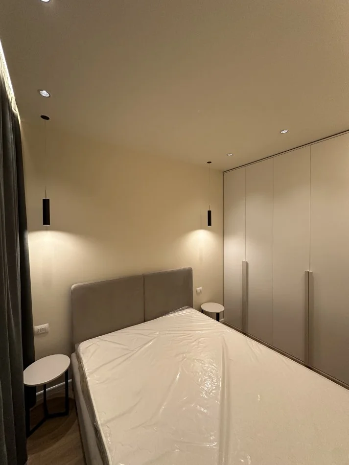 Jepet me qera apartament modern 1+1, kati 7-te me ashensor, NË REZIDENCEN KAIMI, TIRANË