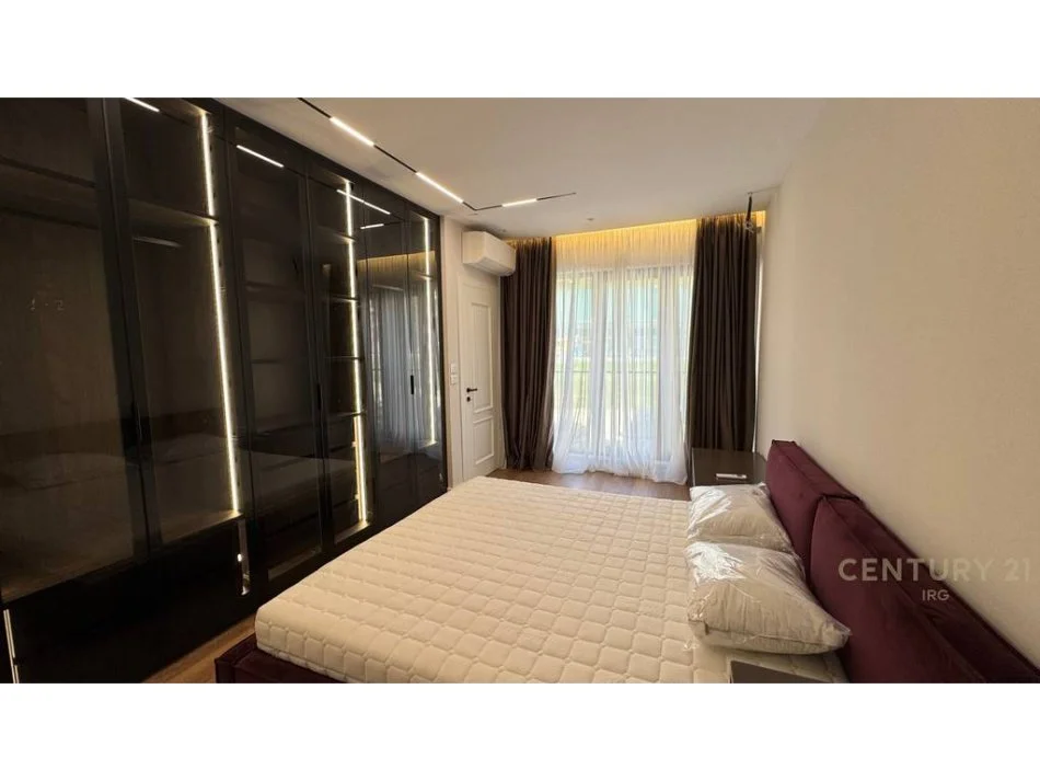 Tirane, jepet me qera apartament duplex 2+1+Aneks+Ballkon Kati 4, 130 m² 1.500 € 