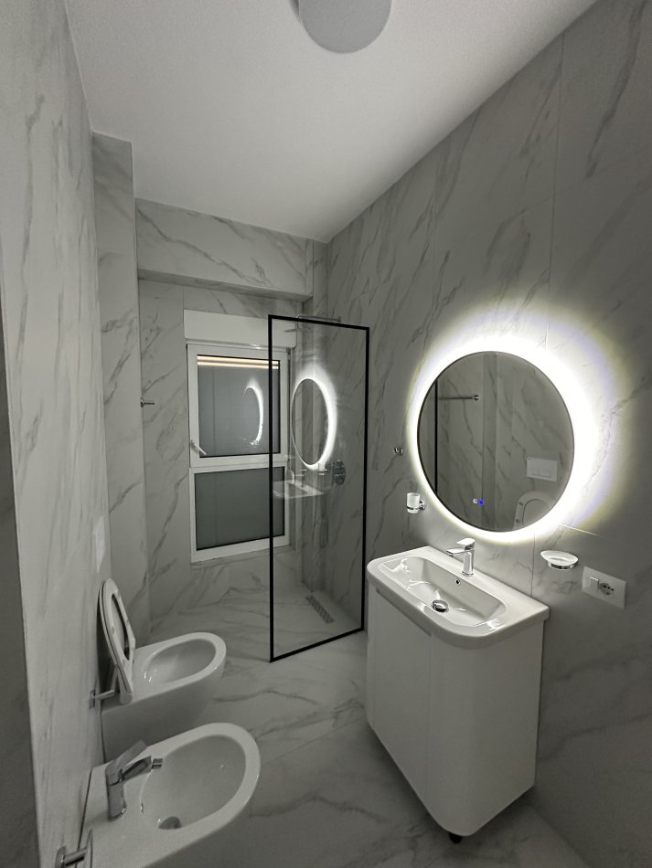 Tirane, jepet me qera apartament 1+1+Ballkon Kati 7 (Pashko Hysa)