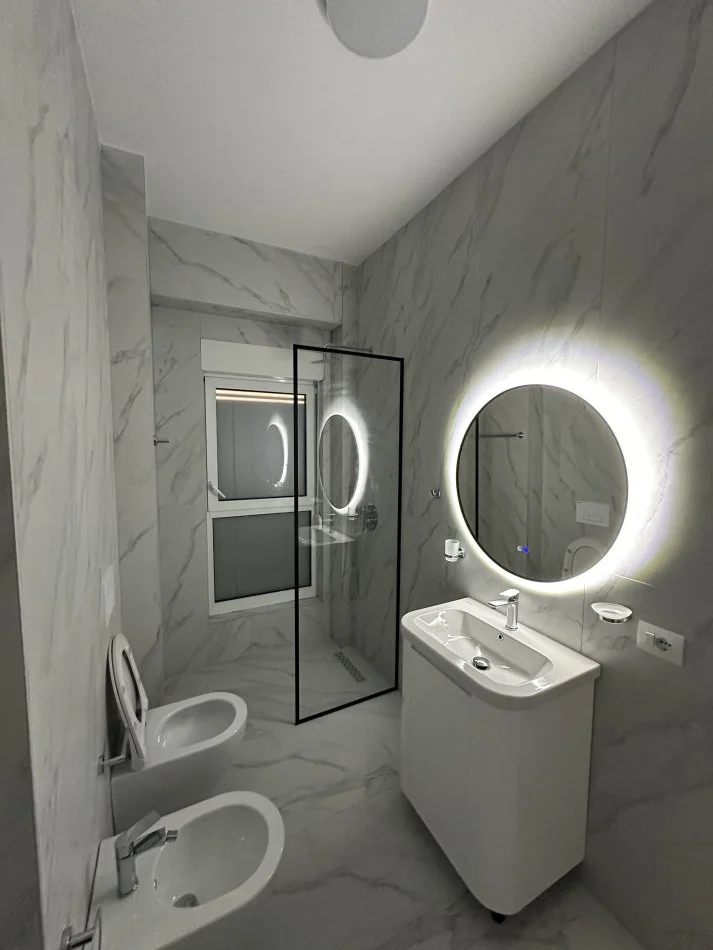 Jepet me qera apartament modern 1+1, kati 7-te me ashensor, NË REZIDENCEN KAIMI, TIRANË