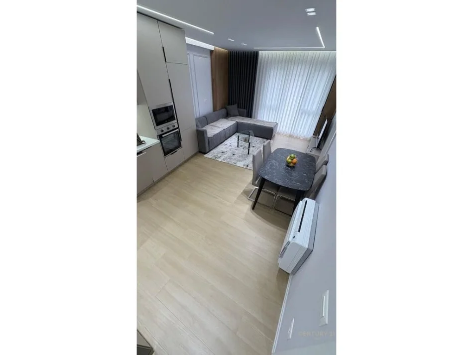 Tirane, jepet me qera apartament 2+1+Aneks+Ballkon Kati 5, 108 m² 900 € 