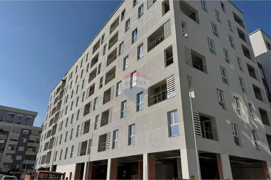Tirane, shitet apartament 3+1 Kati 3, 143 m² 429.000 € 