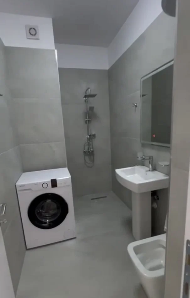 Tirane, shitet apartament 2+1+Ballkon Kati 7, 96 m² 150.000 € (Prane Kupoles)