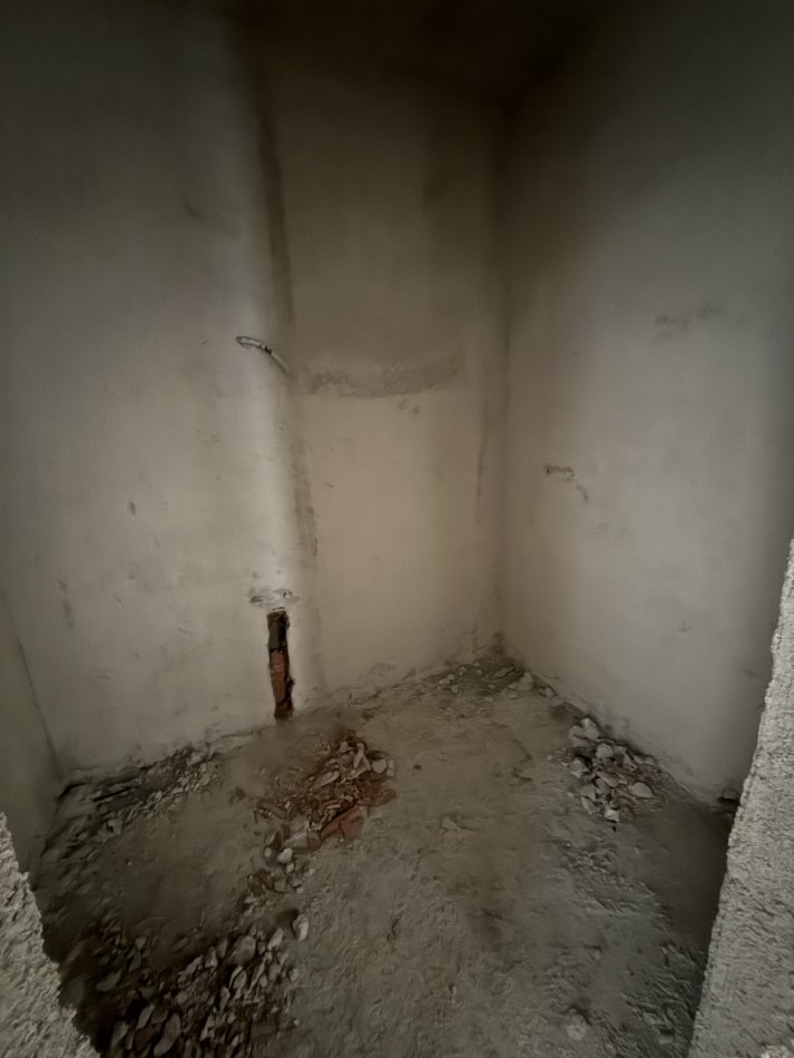 Tirane, shitet apartament 2+1+Ballkon Kati 3, 94 m² 81.400 € (Gryka Kacanikut Univers City Okazion 870€/m2)