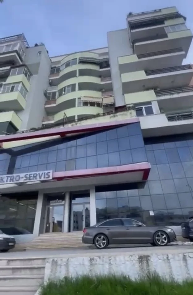 Tirane, shitet apartament 1+1 Kati 5, 66 m² 140.000 € (Prane Cristal Center)