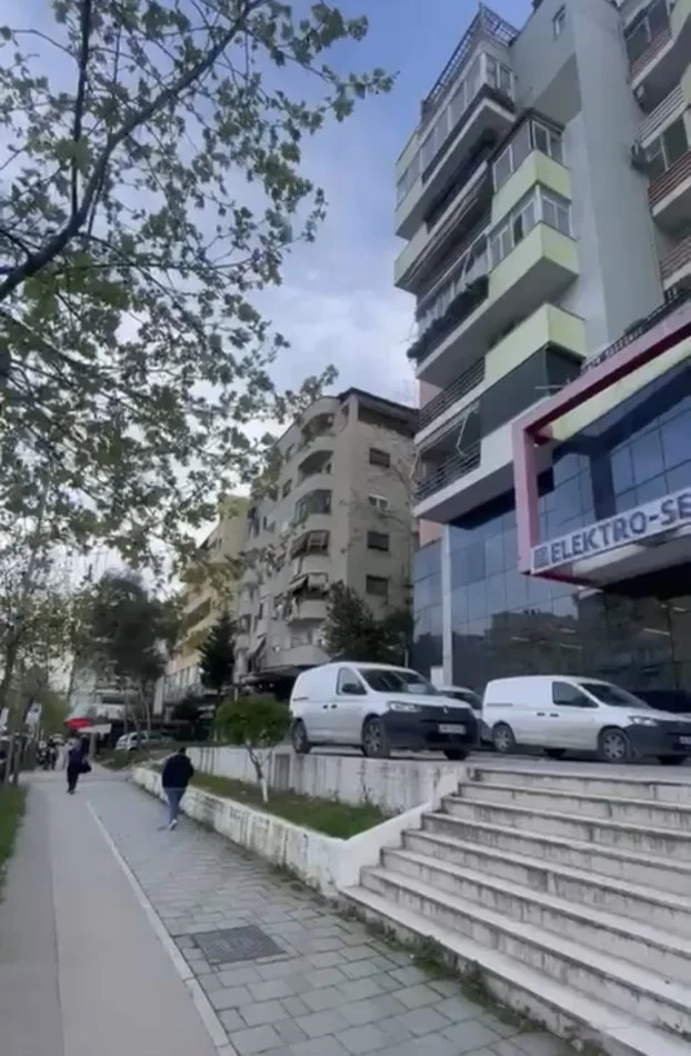 Tirane, shitet apartament 1+1 Kati 5, 66 m² 140.000 € (Prane Cristal Center)