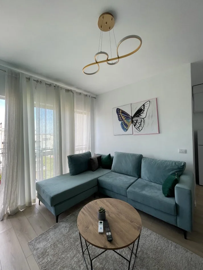 Tirane, jepet me qera apartament 1+1+Ballkon Kati 8, 58 m² 470 € (Ish Fusha Aviacionit)