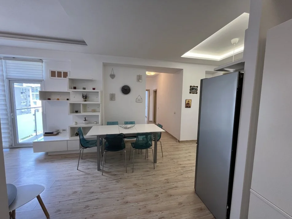 Tirane, shitet apartament , 