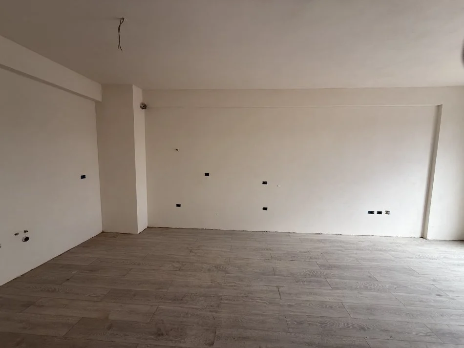 Tirane, shitet apartament 2+1+2+Ballkon Kati 9, 98 m² 135.000€ (Urban Gate, Astir)