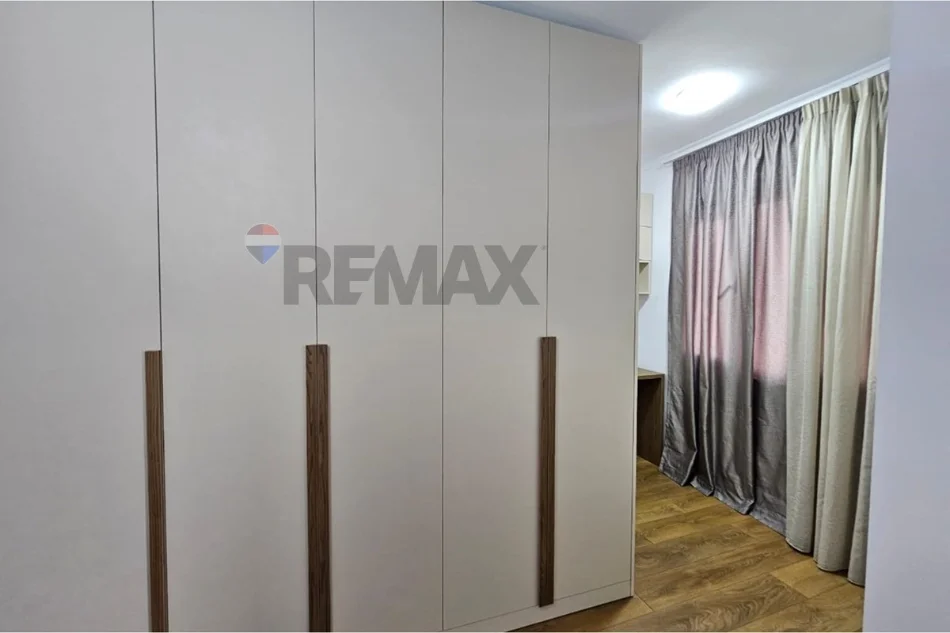 Tirane, jepet me qera apartament 2+1 , 90 m² 701 € 