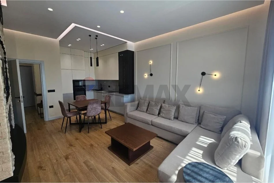 Tirane, jepet me qera apartament 1+1 , 900 € 